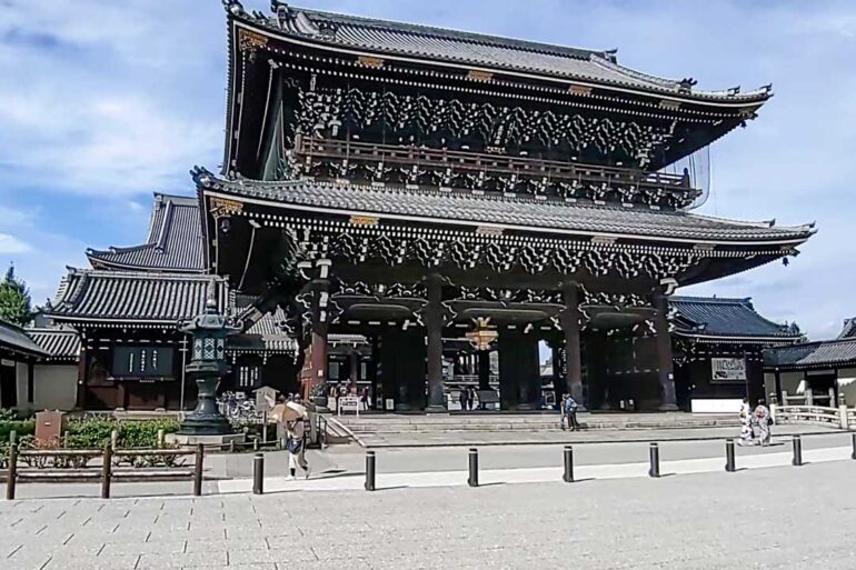 京都輸入車EVフェスティバル in お東さん広場