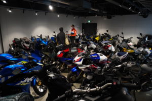 バイク展示場